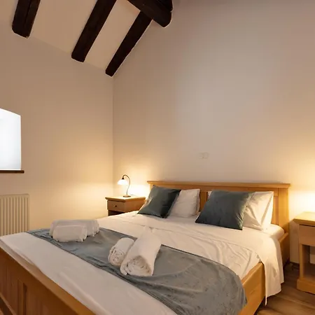 Kraska Hisa Skrla * Divača